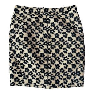 Ann Taylor Beige Black Floral Jacquard Straight Skirt Women's Size 2P Lined EUC